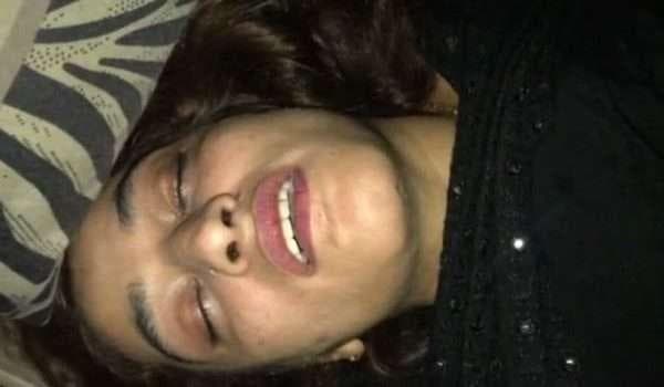 Fucking Pakistani Girlfriend's Smooth Shaved Pussy