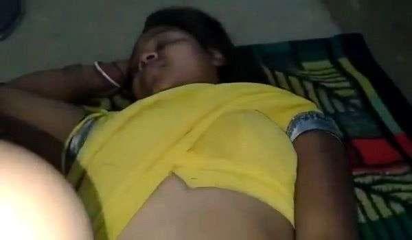 Village Brother-in-law Fucking Bhabhi on the Floor