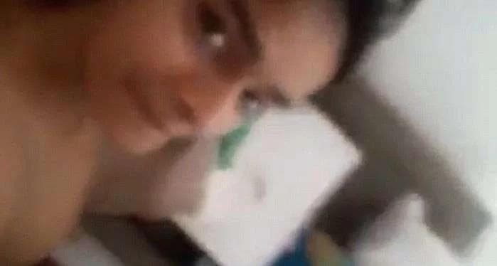 Boyfriend Puts Condom on Big Cock and Fucks Girlfriend