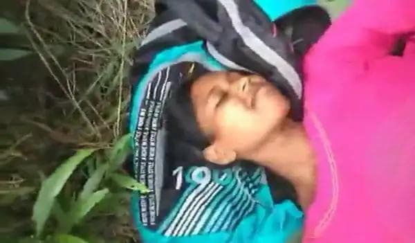 Skipped Tuition To Fuck Girlfriend In The Park And Made An MMS